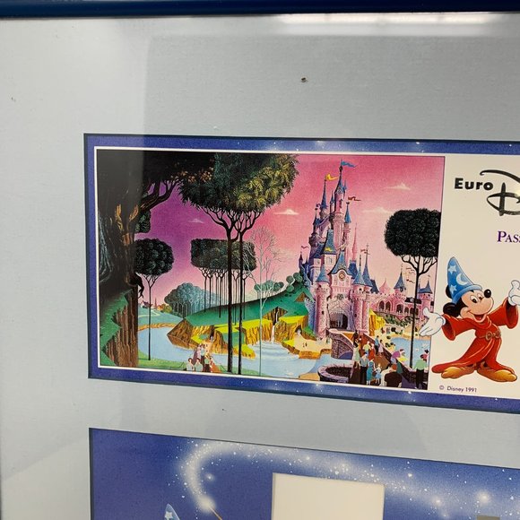 Euro Disney Theme Park Commemorative Passport 1992 - Picture 4 of 7